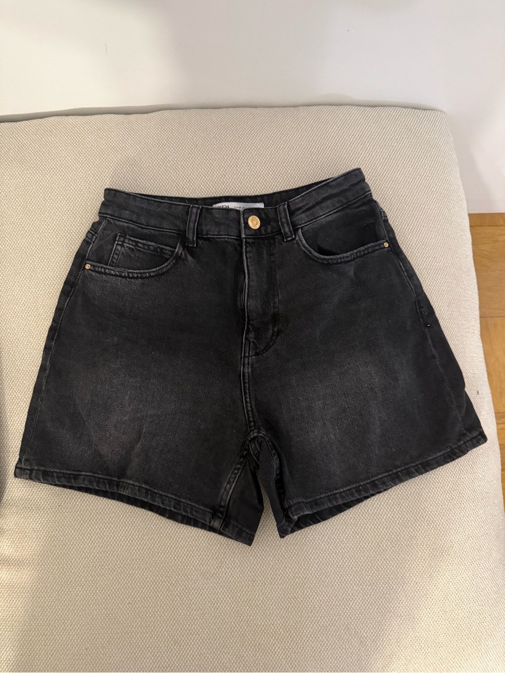 ZaraWashed Black Denim Shorts Size 4